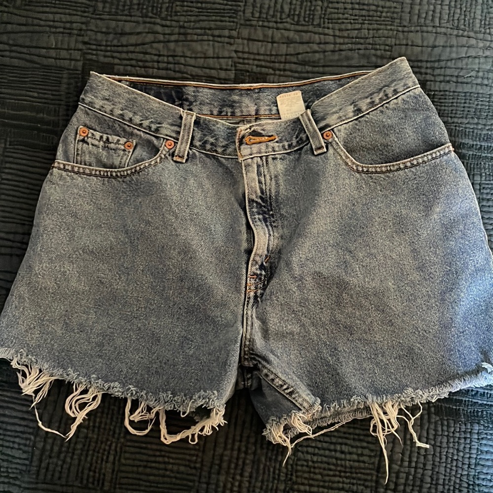Vintage Levi’s cut off jean shorts